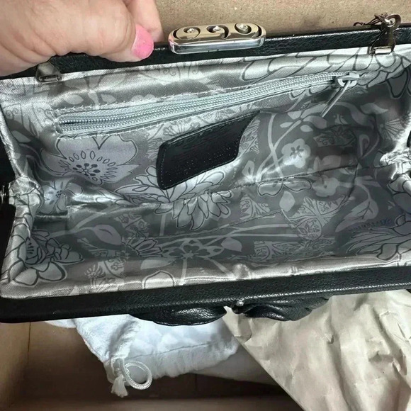 Brighton Black Rose Leather Bag with gold chain - box and dust bag - Picture 6 of 11